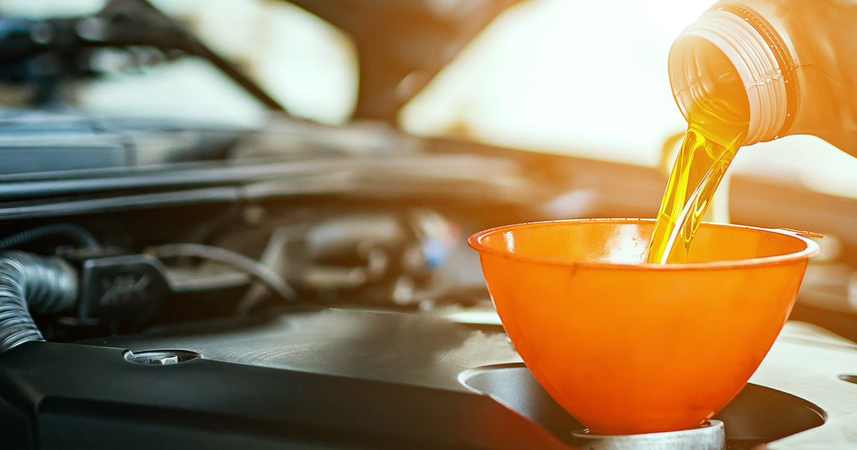 Entonnoir de remplissage d'huile résistant à l'usure pour voiture